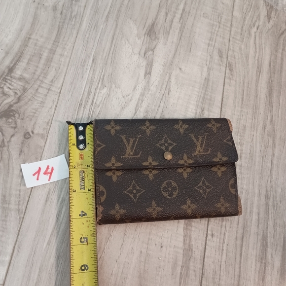 Louis Vuitton Pochette Passport Trifold Wallet Case Monogram - Picture 16 of 16